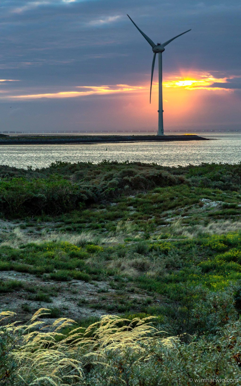 between blue and golden&nbsp;hour